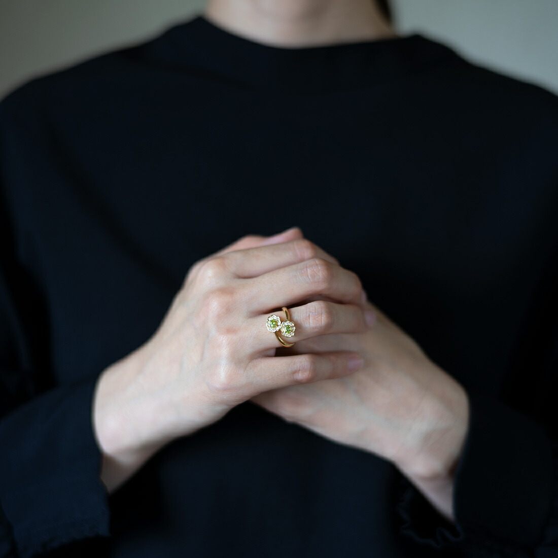 umu -アム- FINE JEWELRY STUIDIOスフェーン ダイヤモンド フラワーモチーフ リングrg1515_i2.jpg
