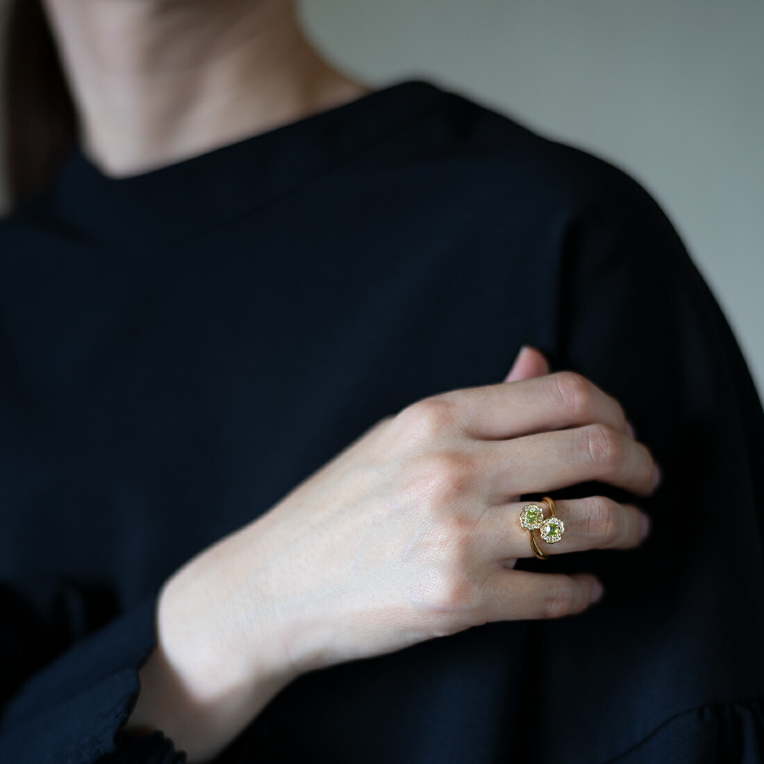 umu -アム- FINE JEWELRY STUIDIOスフェーン ダイヤモンド フラワーモチーフ リングrg1515_i3.jpg