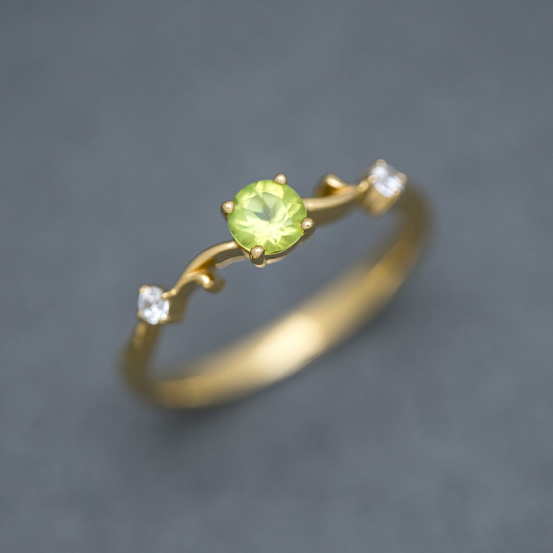 umu -アム- FINE JEWELRY STUIDIOペリドット ダイヤモンド リングrg1516_kanban2.jpg