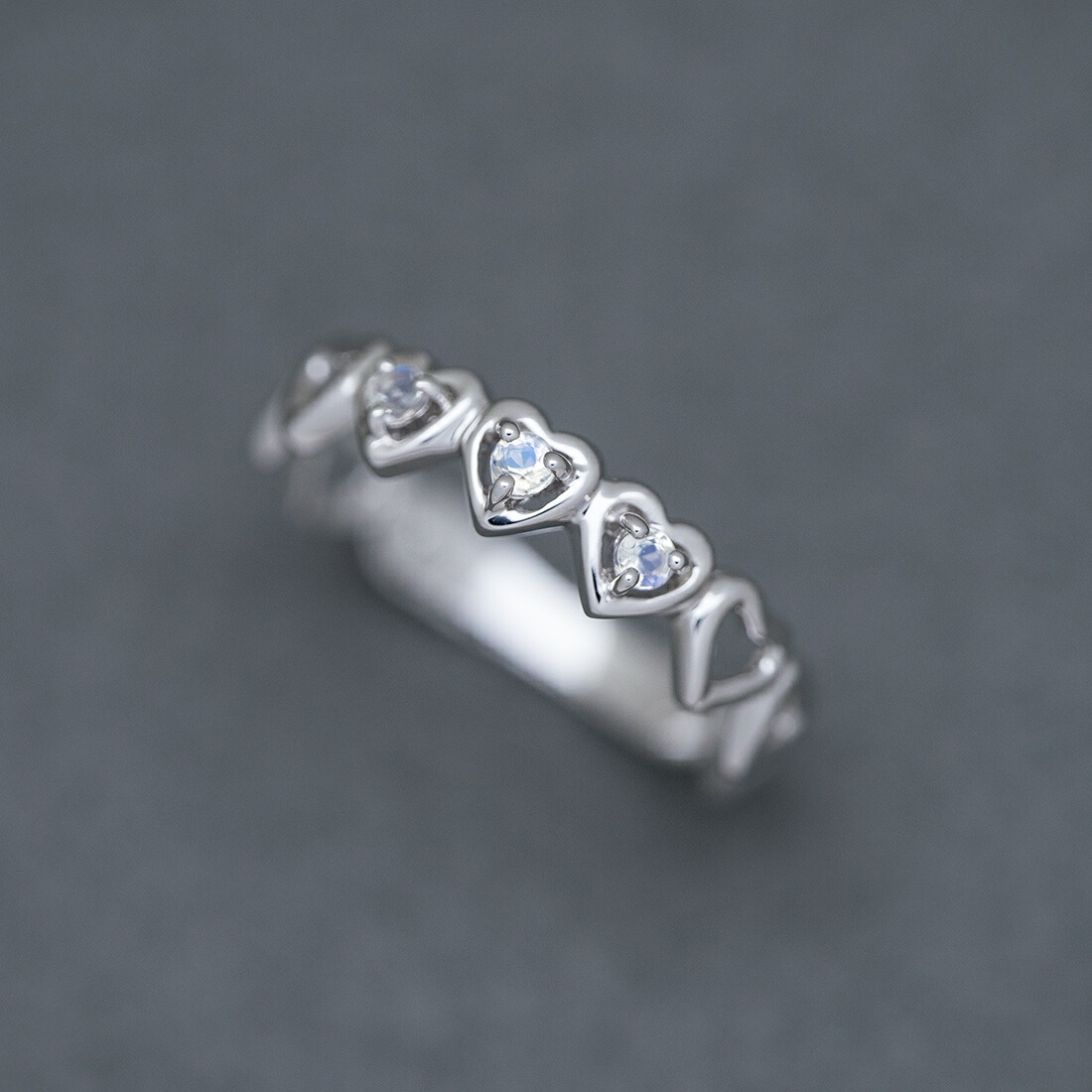 umu -アム- FINE JEWELRY STUIDIOブルームーンストーン ハートモチーフ リングsv1023_kanban2.jpg